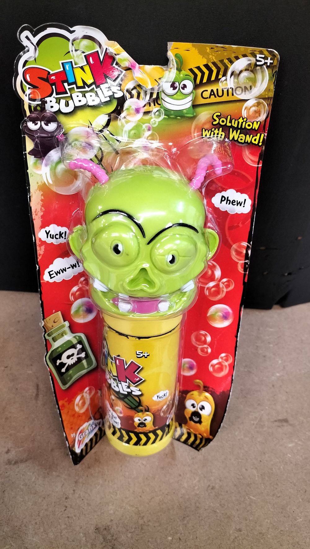 Lot 330: Grafix Stink Bubbles Character Wand and 236ml Solution, REF No. R03-0053