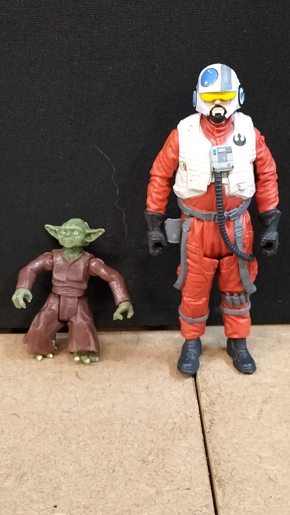 Lot 363: 2 Hasbro Plastic Star Wars Action Figures