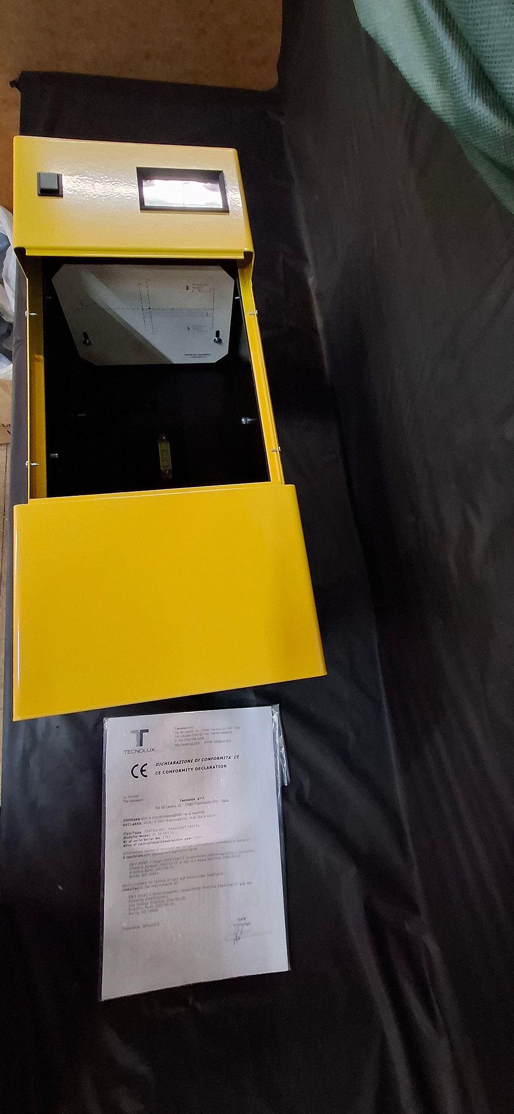 Lot 173: A Bradbury Equipment LITECHECK2L Headlight Beam Tester, Model HL 24 UKV LL