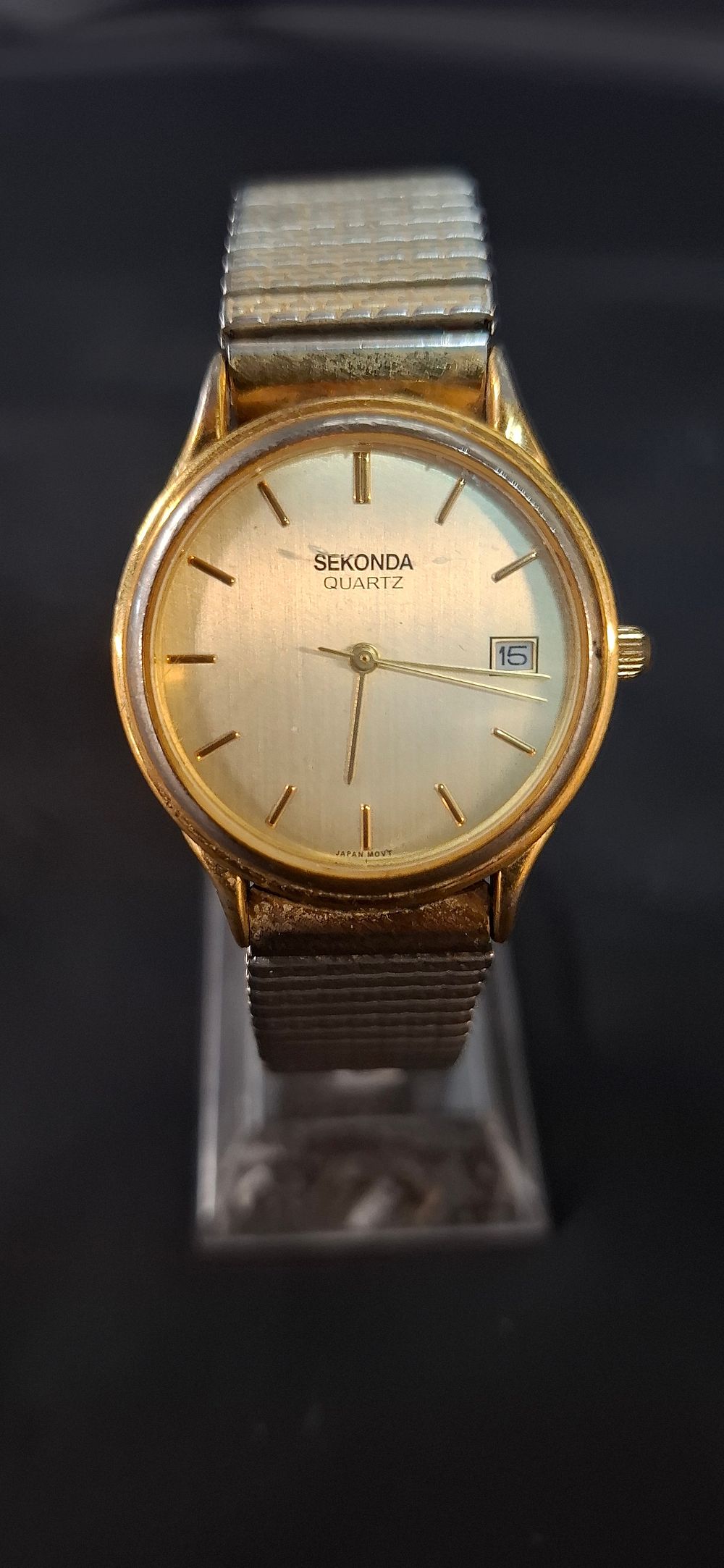 Lot 180: A Sekonda Quartz Gold Tone Wristwatch, 3724