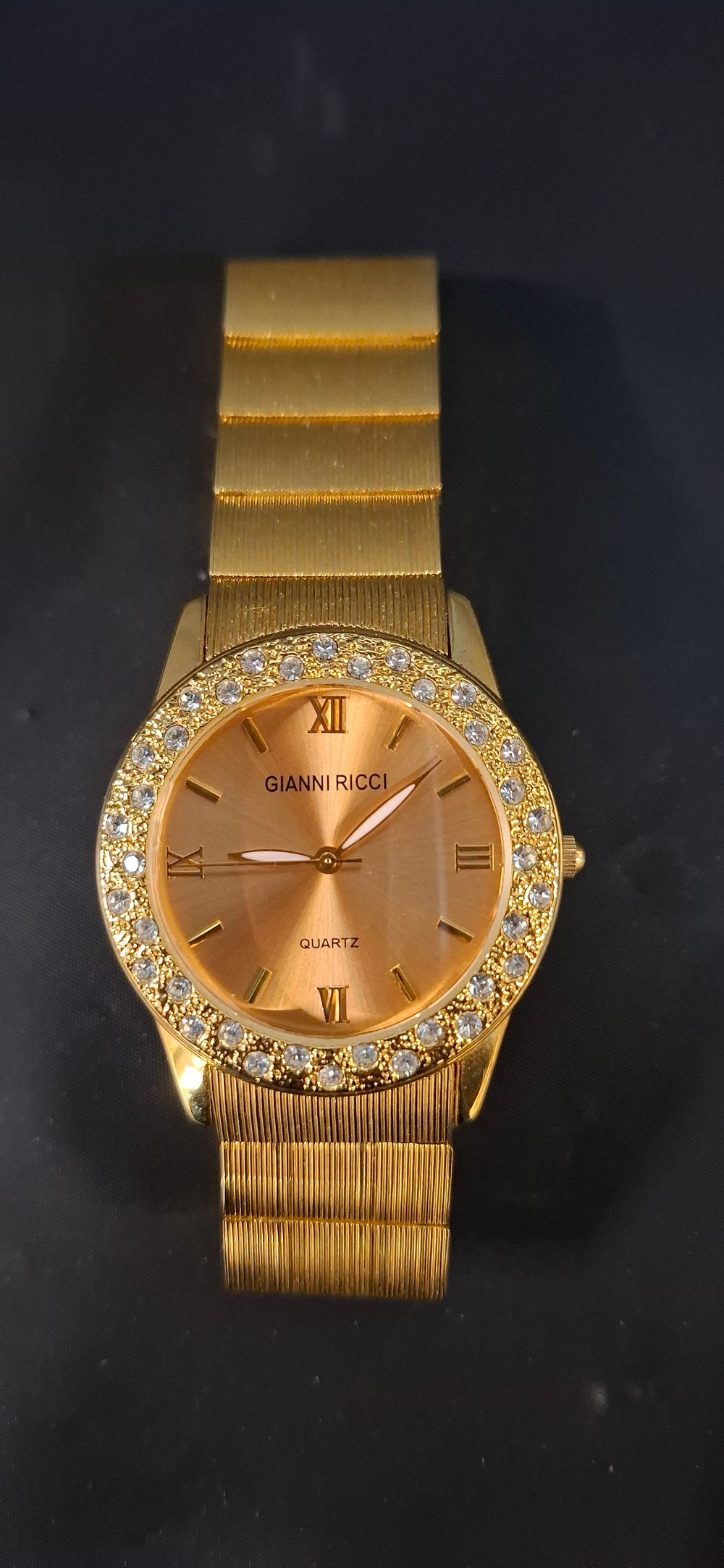 Lot 183: Gianni Ricci GR48 Gold Tone Quartz Wristwatch
