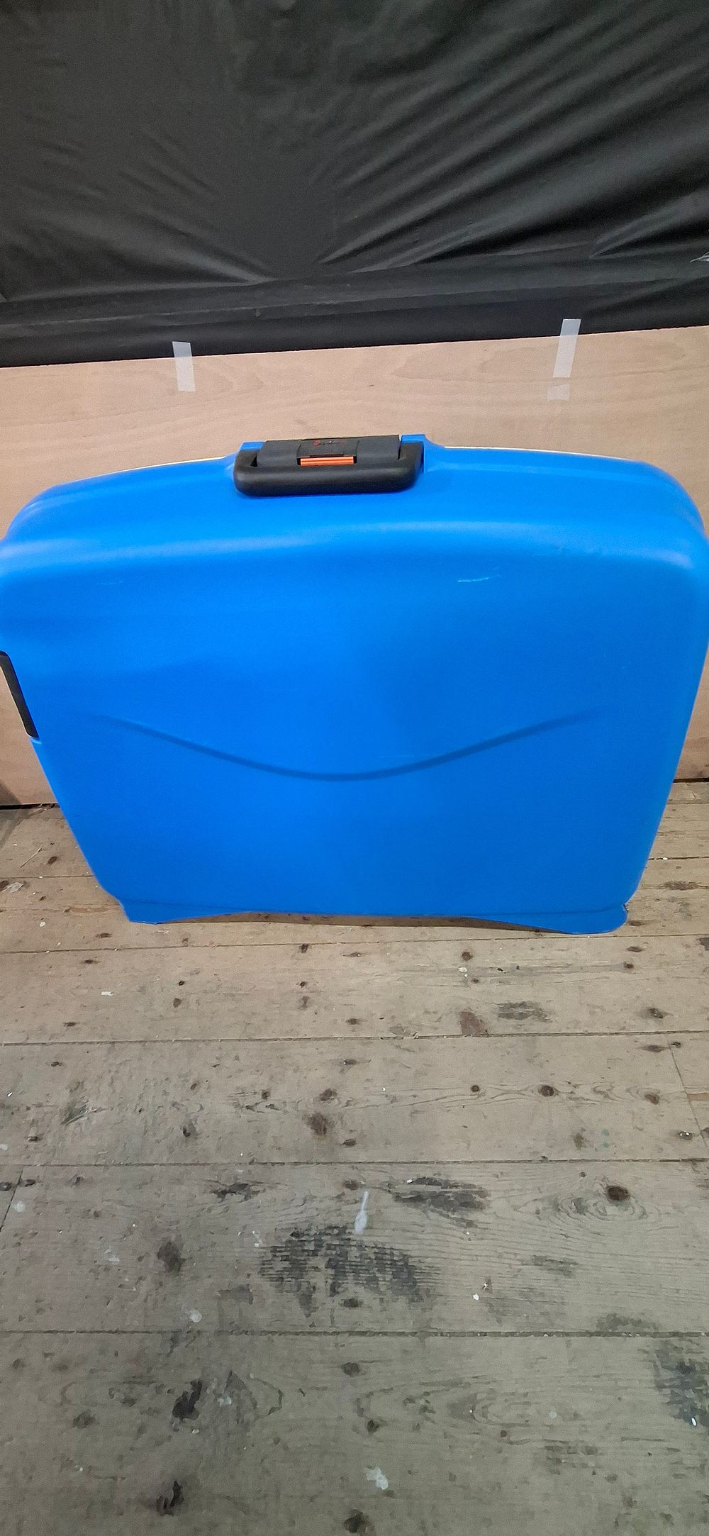 Lot 217: A Constellation Moulded Polypropylene Hard Shell Suitcase