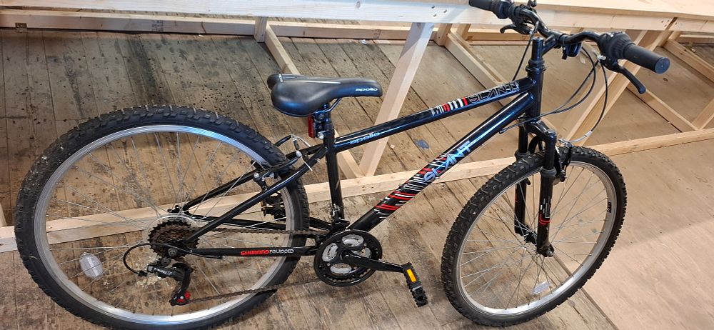 Lot 242: Apollo Slant Mountain Bike with Shimano 18-Speed Gearing
