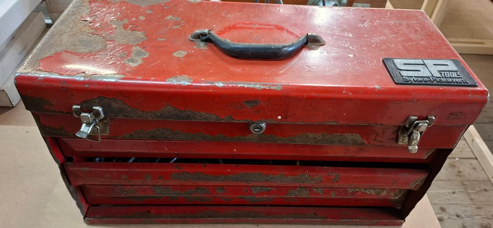 Lot 243: A Vintage Sykes-Pickavant Portable Red Metal Tool Chest and Mixed Tools