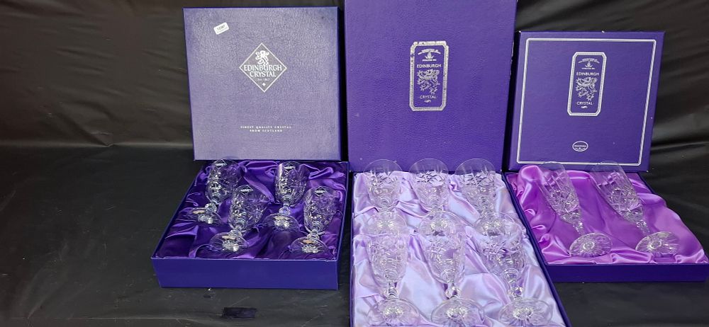 Lot 261: A Collection of 12 Edinburgh Crystal Cut Lead Glass Wine Glasses and Champagne Flutes