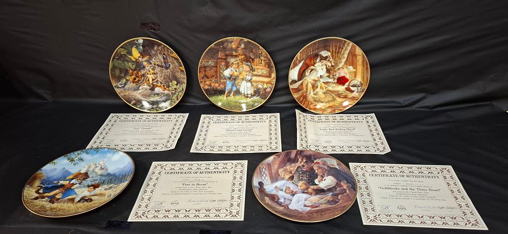 Lot 262: A Set of 5 Edwin M. Knowles China Company Classic Fairy Tales Porcelain Plates