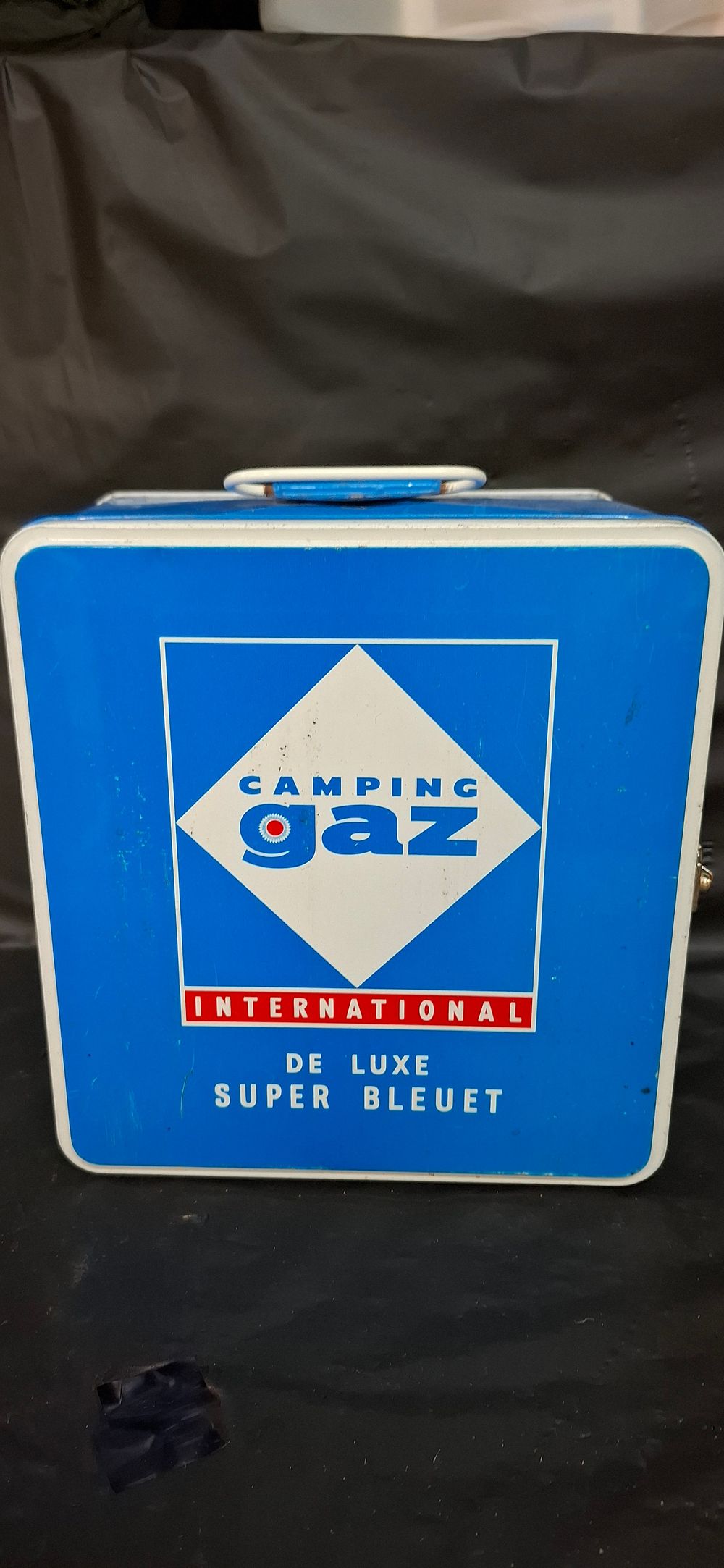 Lot 265: A Vintage Camping Gaz De Luxe Super Bleuet Portable Stove Kit