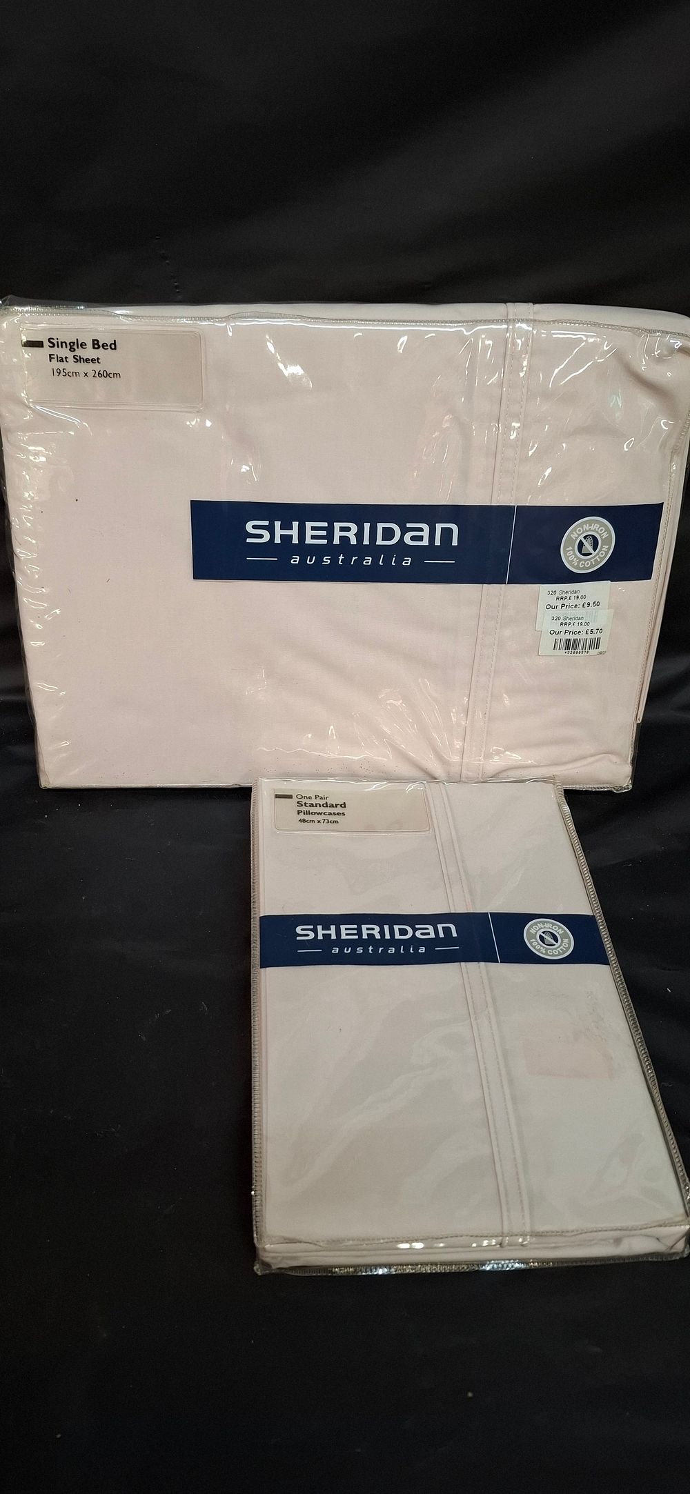 Lot 273: A Sheridan Australia Single Bed Flat Sheet and Pair of Standard Pillowcases