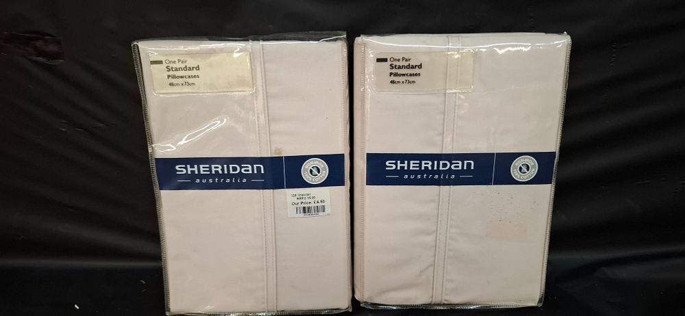 Lot 275: 2 Pairs of Sheridan Easycare Cotton Collection Fashion Dye Standard Pillowcases
