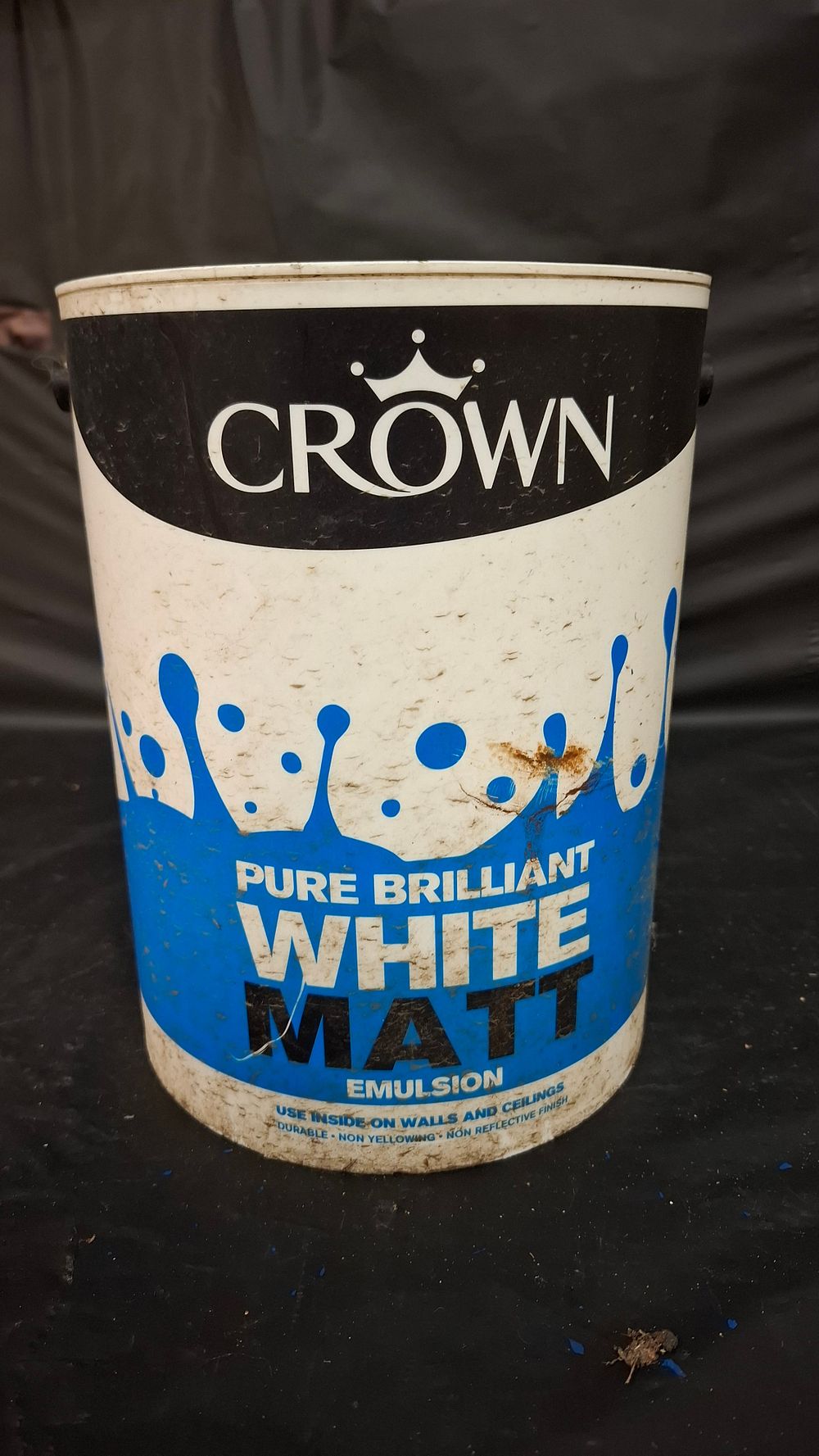 Lot 392: A 5 Litre Container of Crown Pure Brilliant White Matt Emulsion