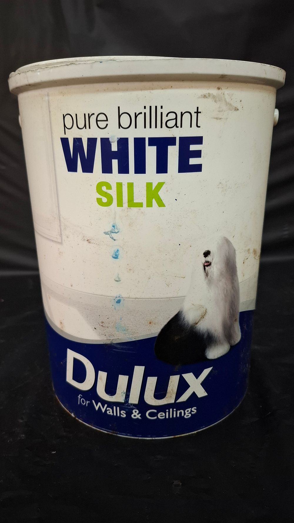 Lot 393: Dulux Pure Brilliant White Silk Emulsion Wall and Ceiling Paint, 5L