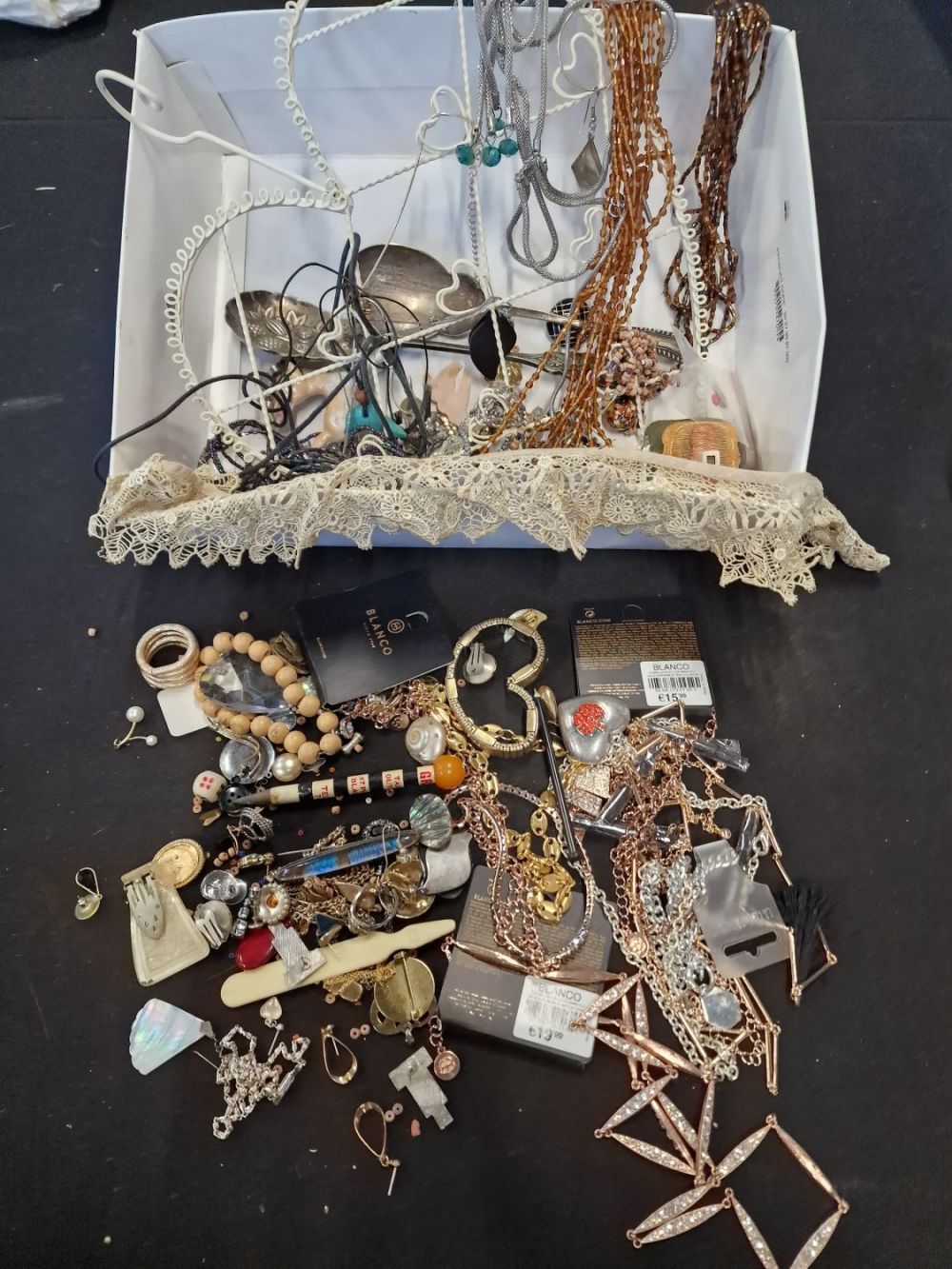 Lot 154: A bundle of vintage and new costume jewellery...