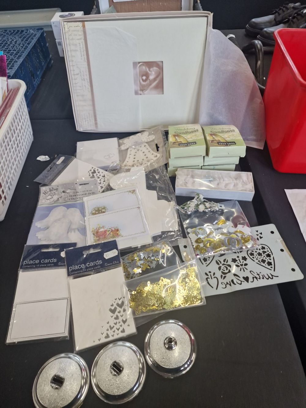 Lot 162: A bundle of wedding craft items