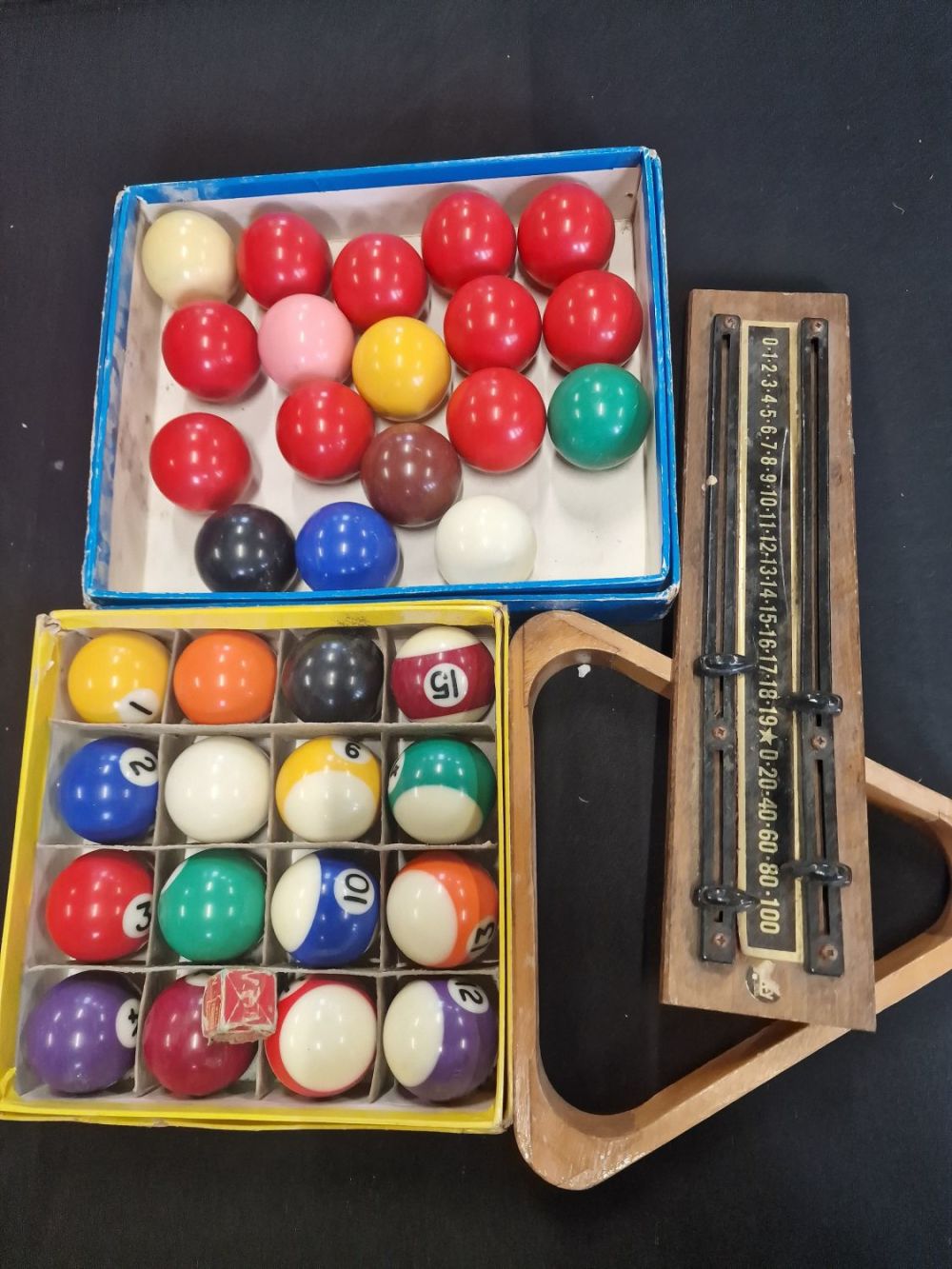 Lot 164: Pool and snooker balls with score rack and...
