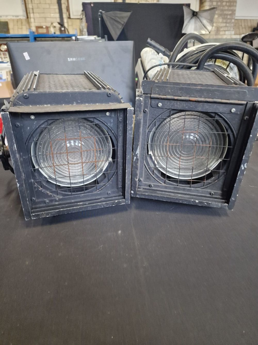 Lot 179: Theater stop lights by STARLETTE