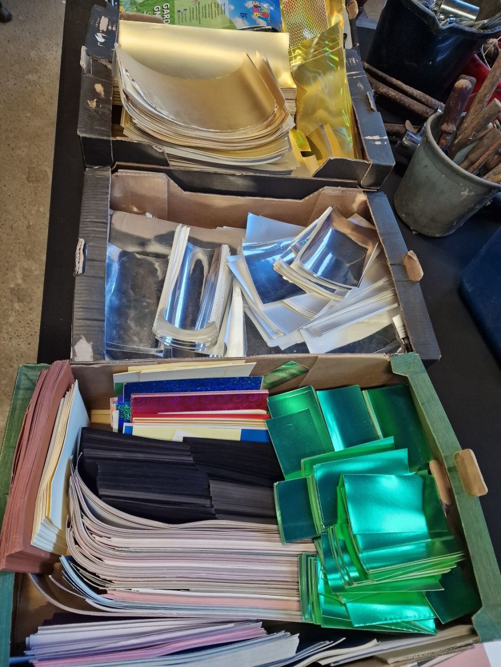 Lot 230: A large quantity of foil finish card and...