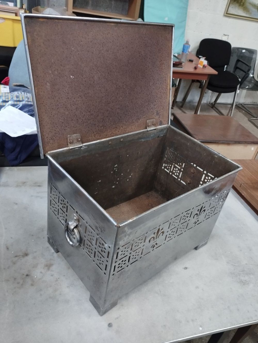 Lot 254: Vintage Metal Coal / Log Box