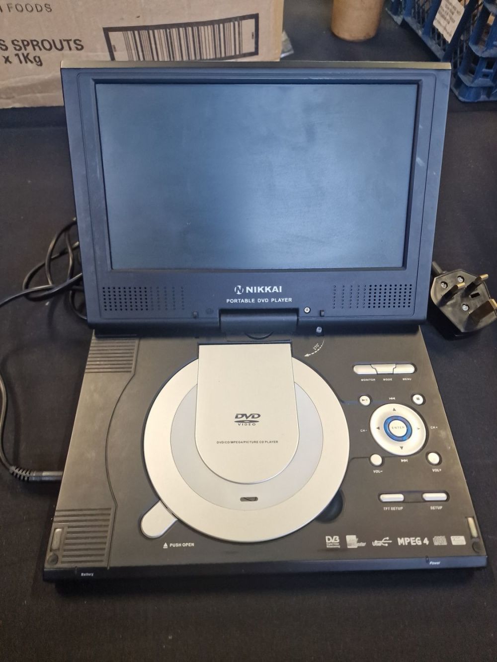 Lot 270: NIKKAI portable DVD player with movable screen