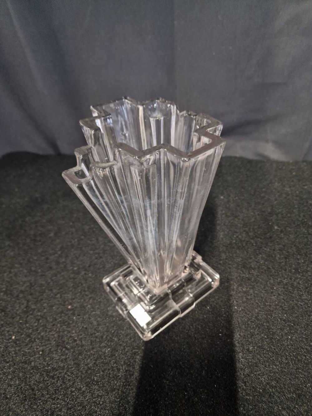 Lot 273: Art Deco vintage glass Grantham vase with a...