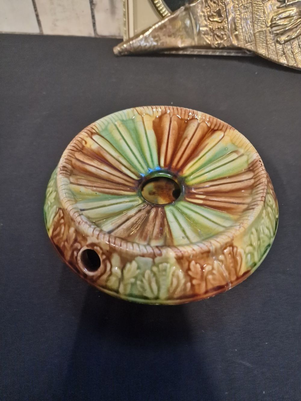 Lot 292: Vintage Majolica Spittoon