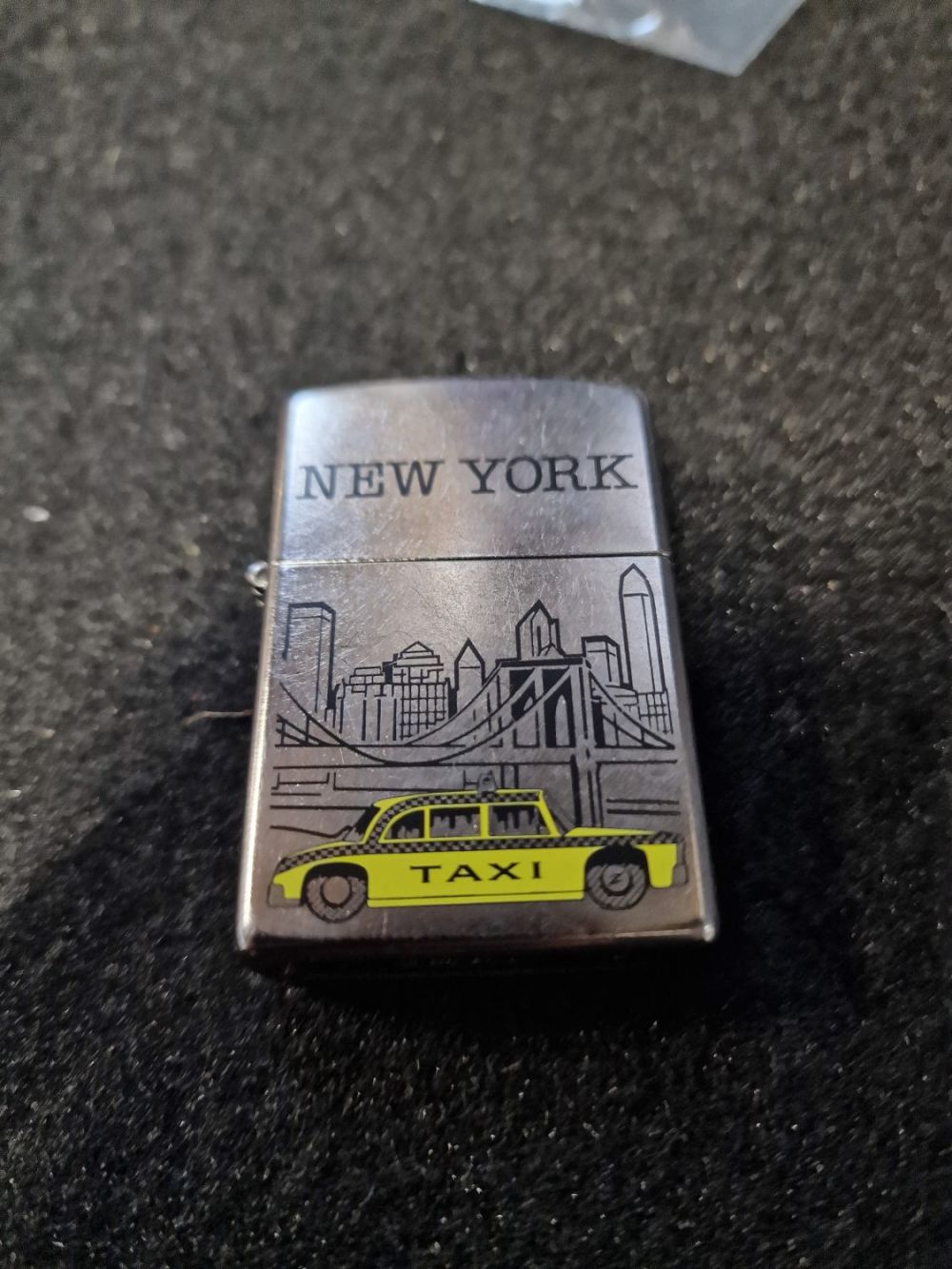Lot 326: Zippo Lighter New York. New unused
