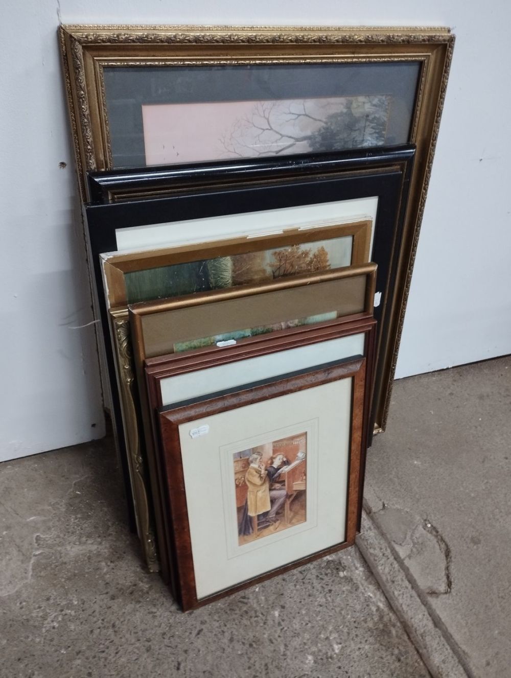 Lot 166: Selection of Vintage Picture Frames and Pictures