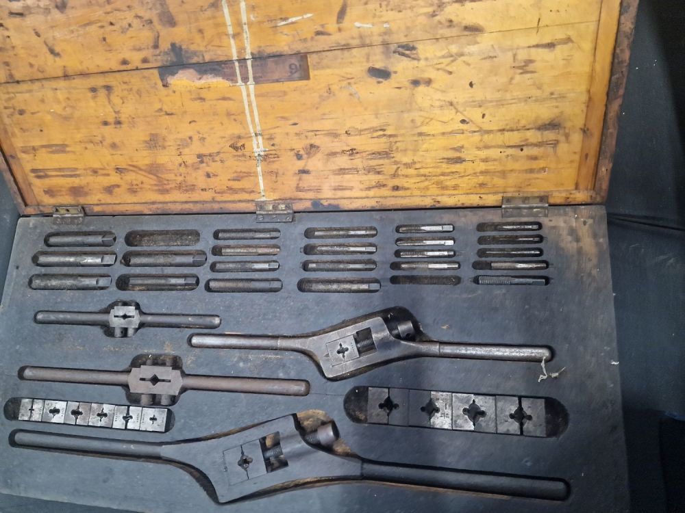 Lot 198: Vintage tap and die set
