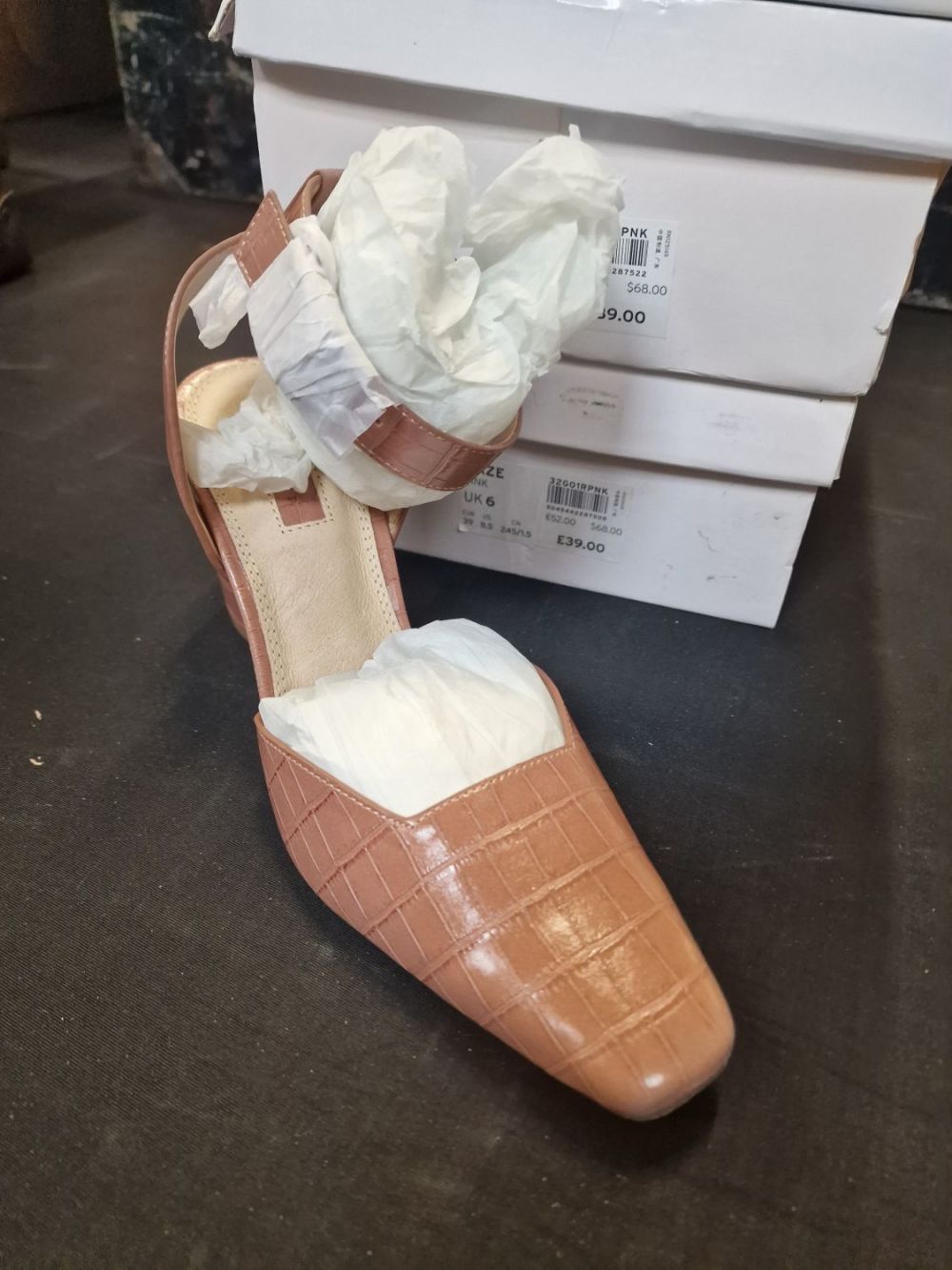 Lot 305: Brand new Topshop shoes "Gaze" UK size 7...