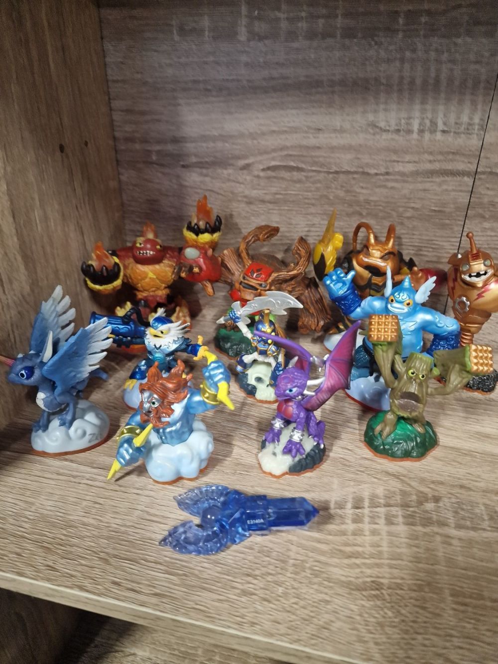 Lot 313: A mix lot of Skylander figures