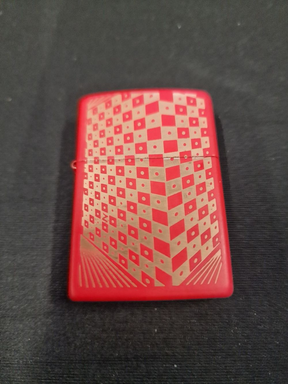 Lot 327: Zippo red "pop culture" new unused