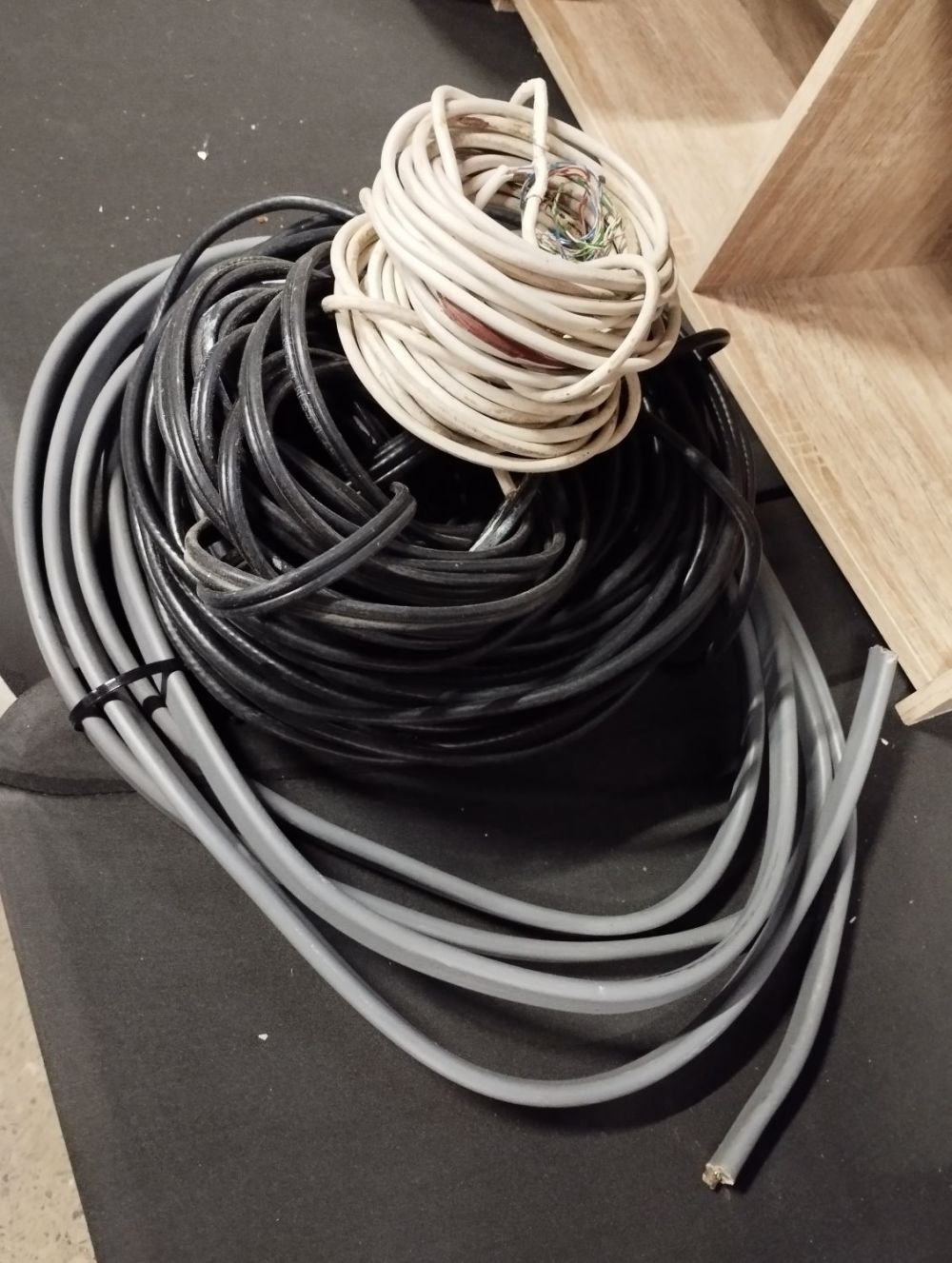 Lot 347: Lot of Copper Cable inc approx. 5mt 10mm...