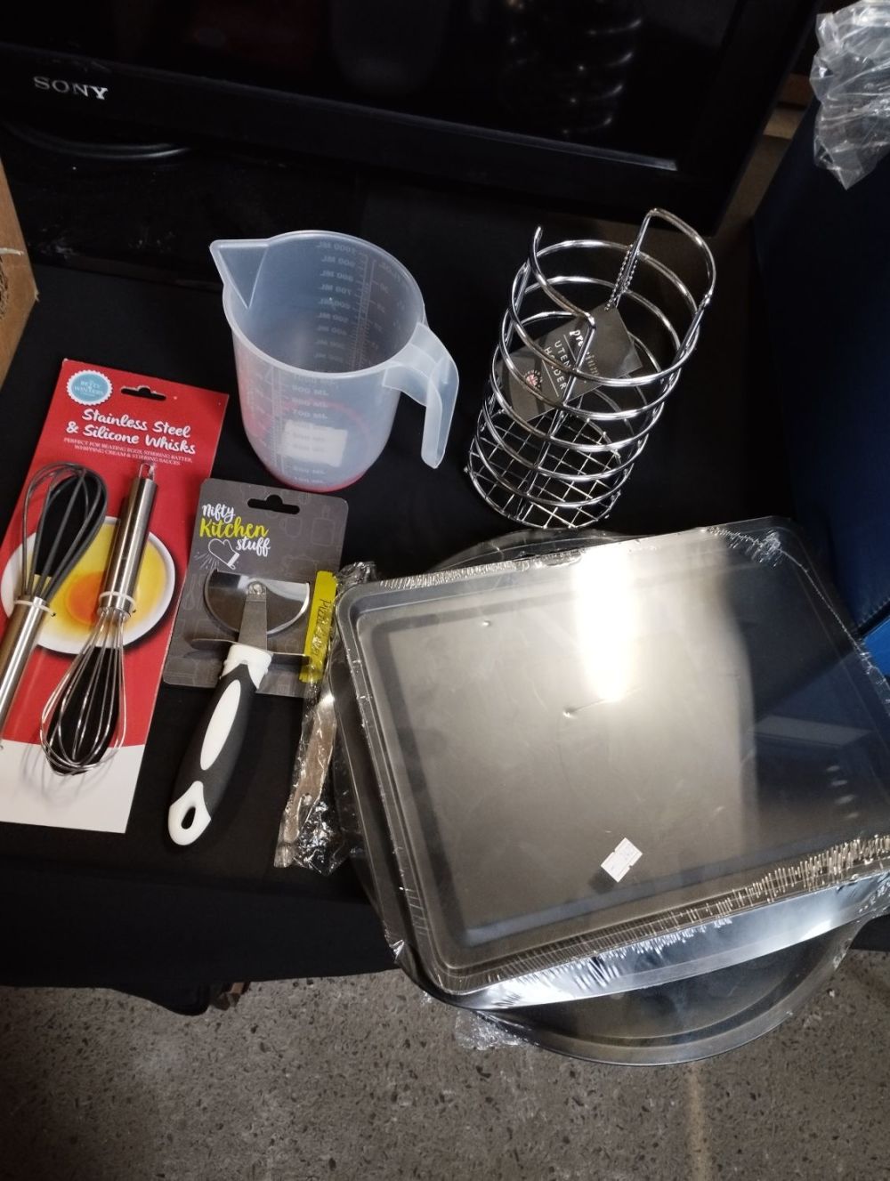 Lot 355: Home Starter Box. Inc Mugs and 12pc Fine...