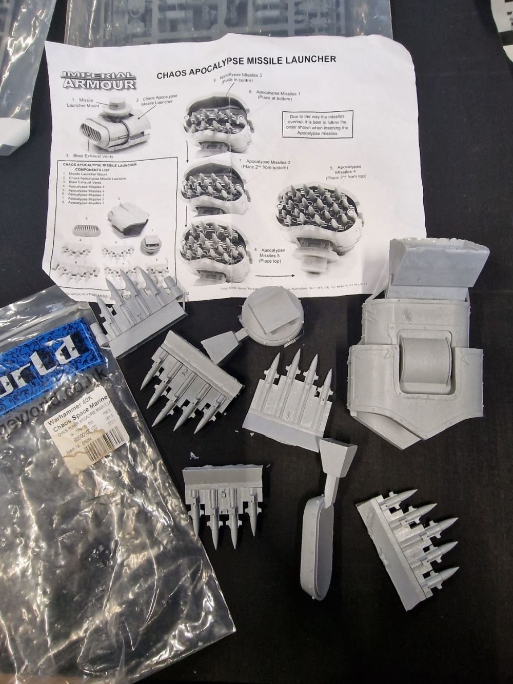 Lot 373: Forge world warhammer 40k Chaos Space marines reaver...
