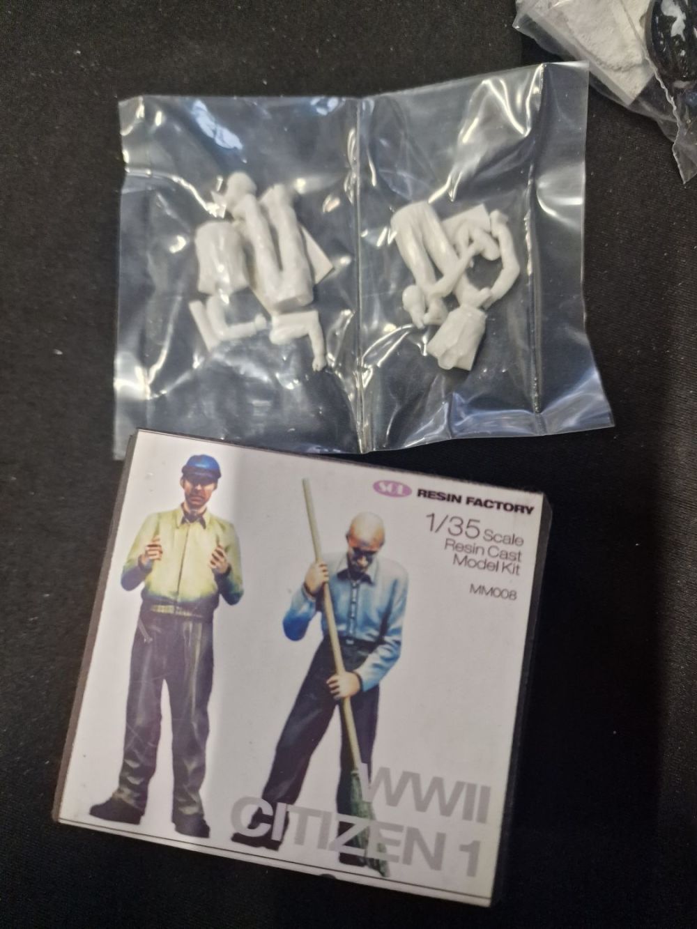 Lot 397: Resin Factory 1/35 scale resin cast model kit...