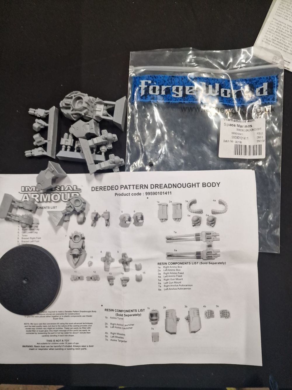 Lot 407: Forge world Warhammer 40k space marines Deredeo Dreadnought