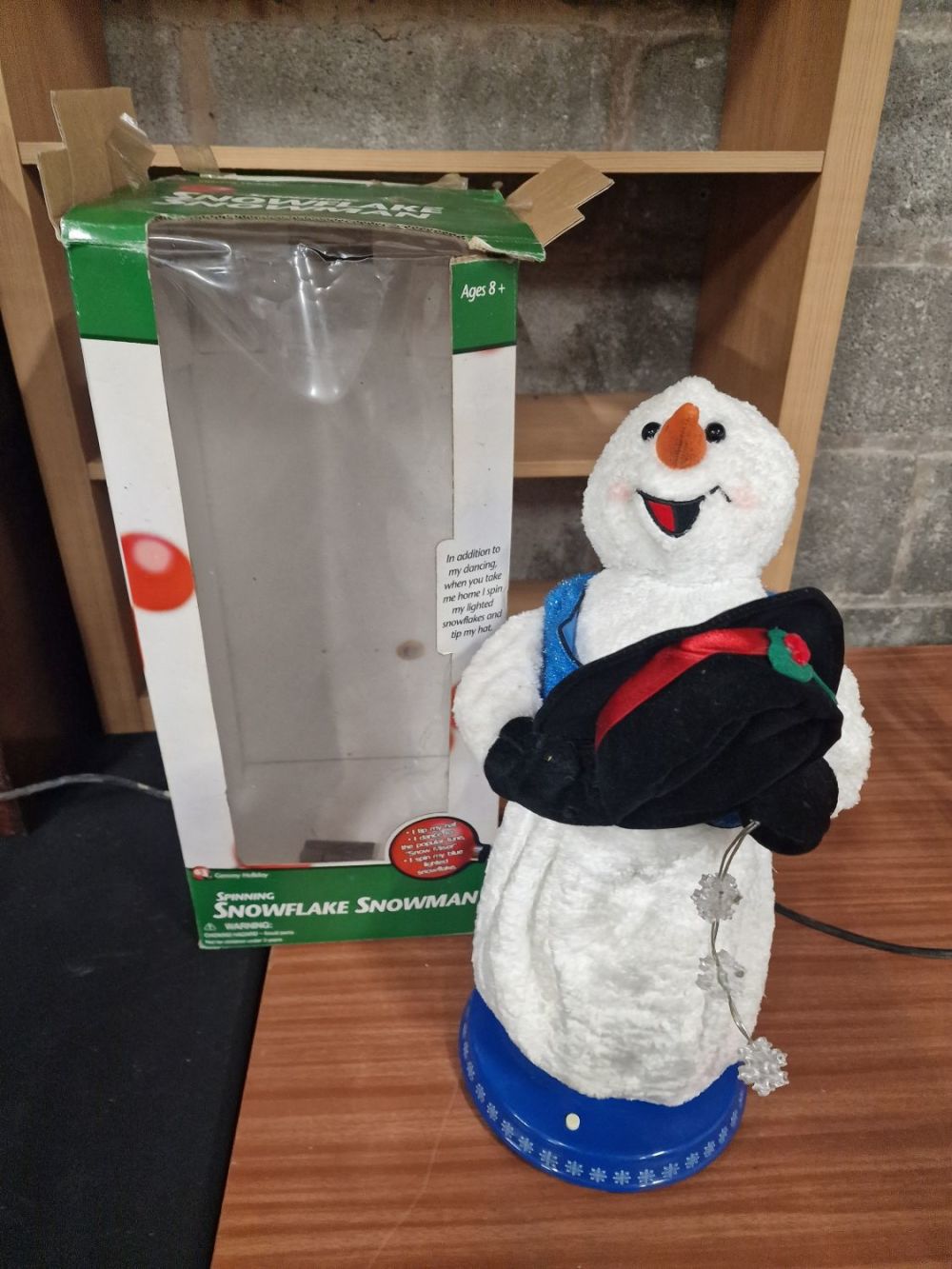Lot 420: Spinning snowflake snowman - tested and working