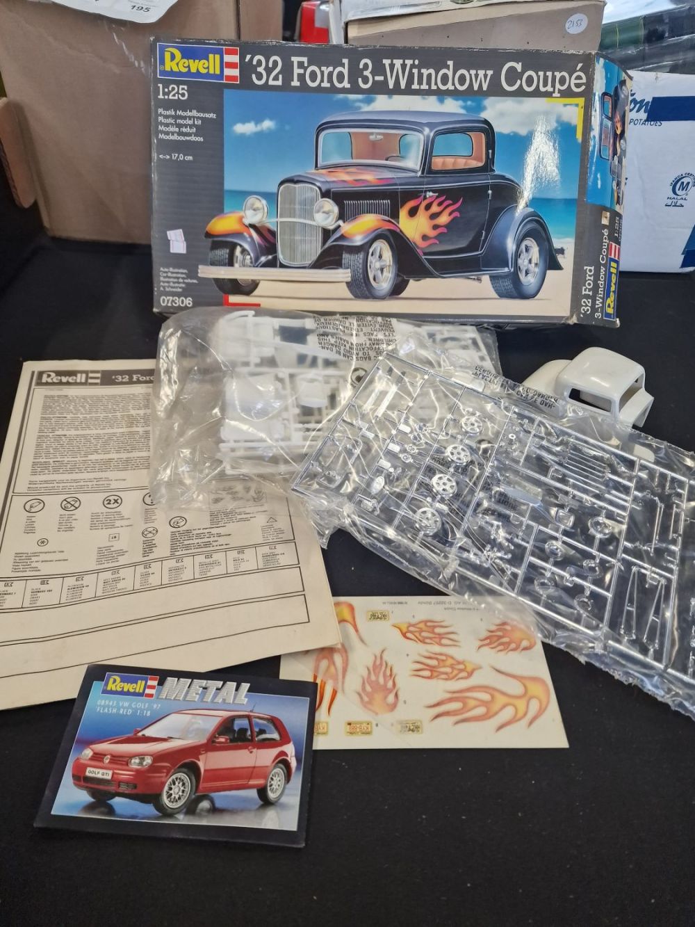 Lot 178: REVELL '32 Ford 3-Window Coupe no.07306