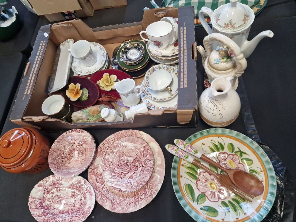 Lot 218: Collection of pottery. includes Alfred Meakin "The Mill"...