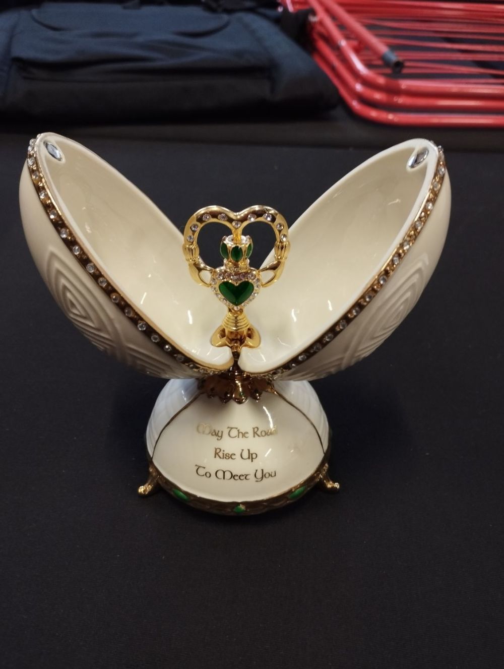 Lot 223: Irish Treasures Musical Emerald Isle Love Egg. Plays...