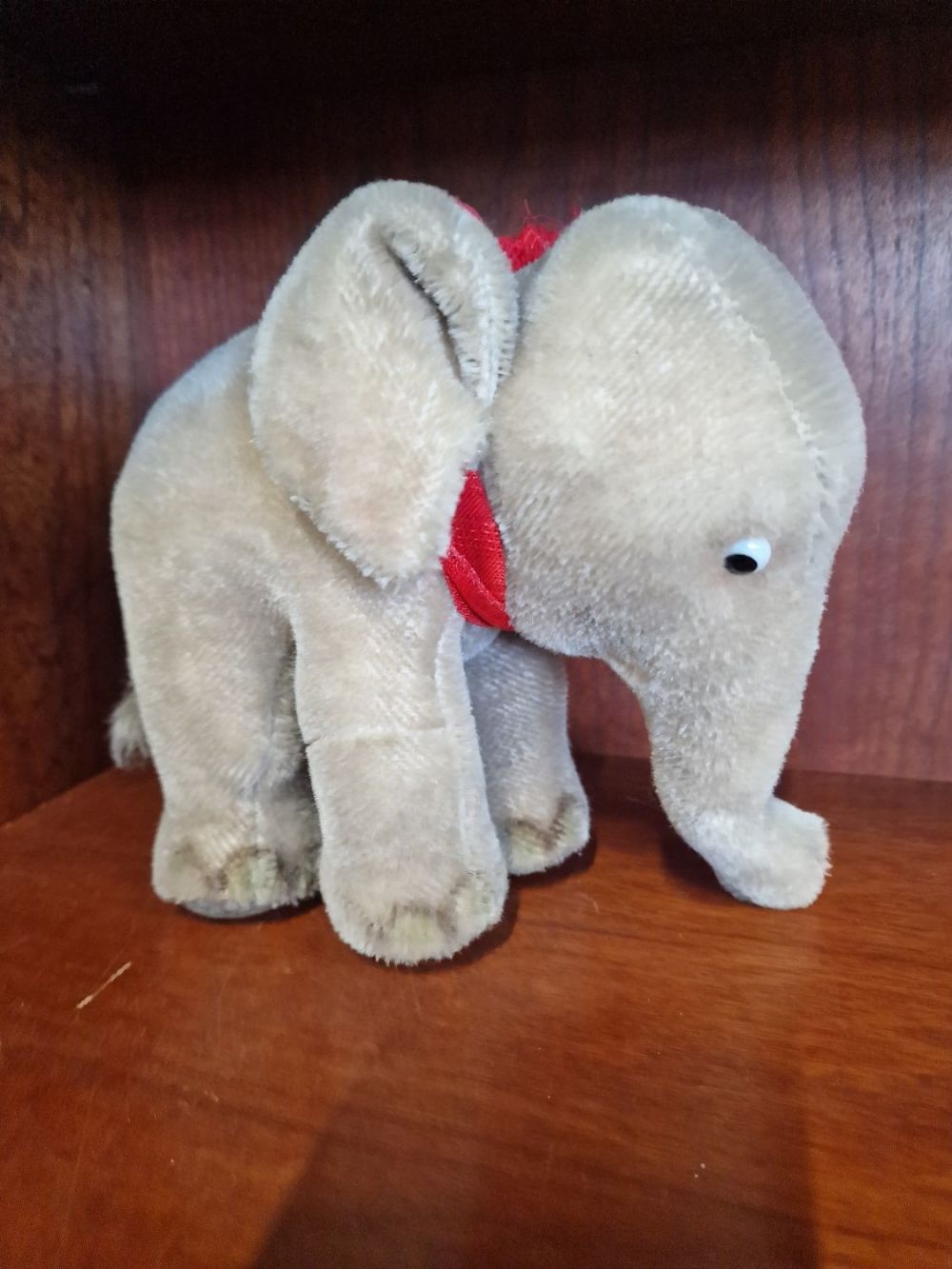 Lot 230: Vintage Steiff elephant "Trampli"
