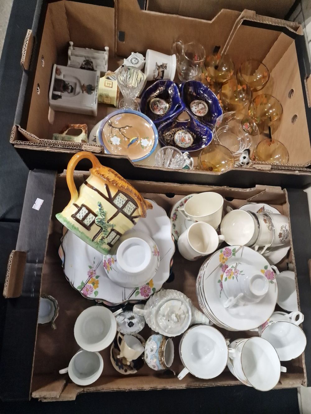 Lot 349: Collection of vintage glass ware and pottery