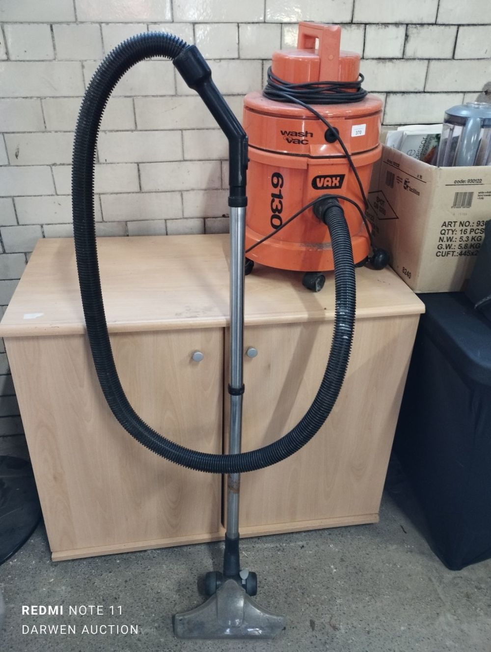 Lot 370: Vax 6130 Wash & Vac Vacuum