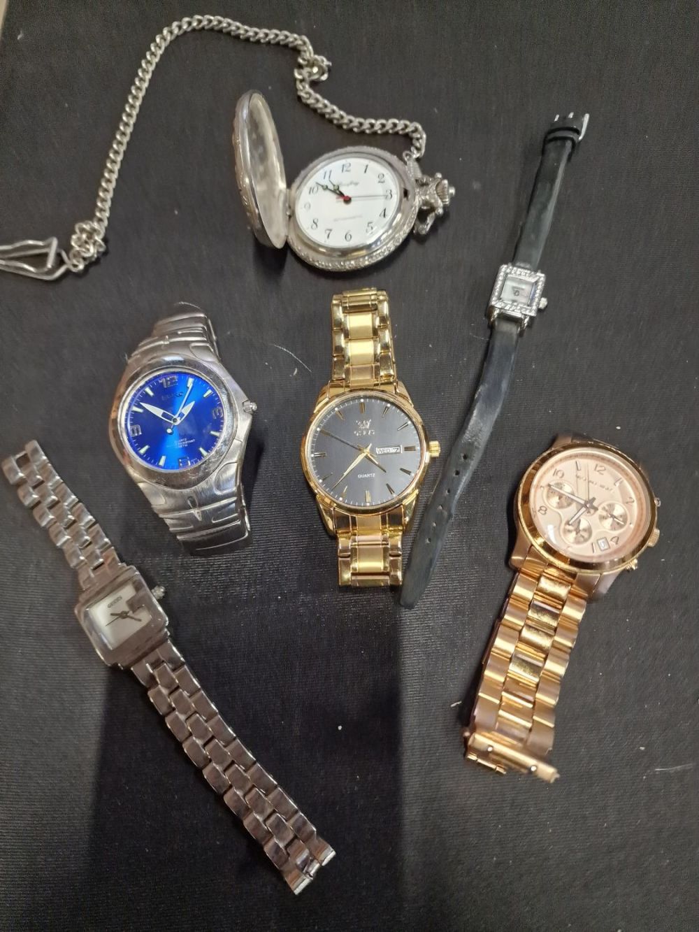 Lot 417: A.collextion of mens and ladies watches. Includes Michael...