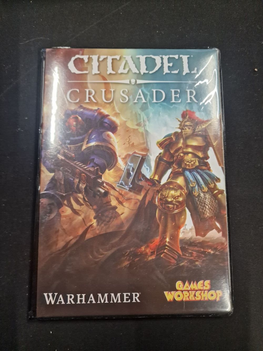 Lot 134: Citadel Crusader collextor card case