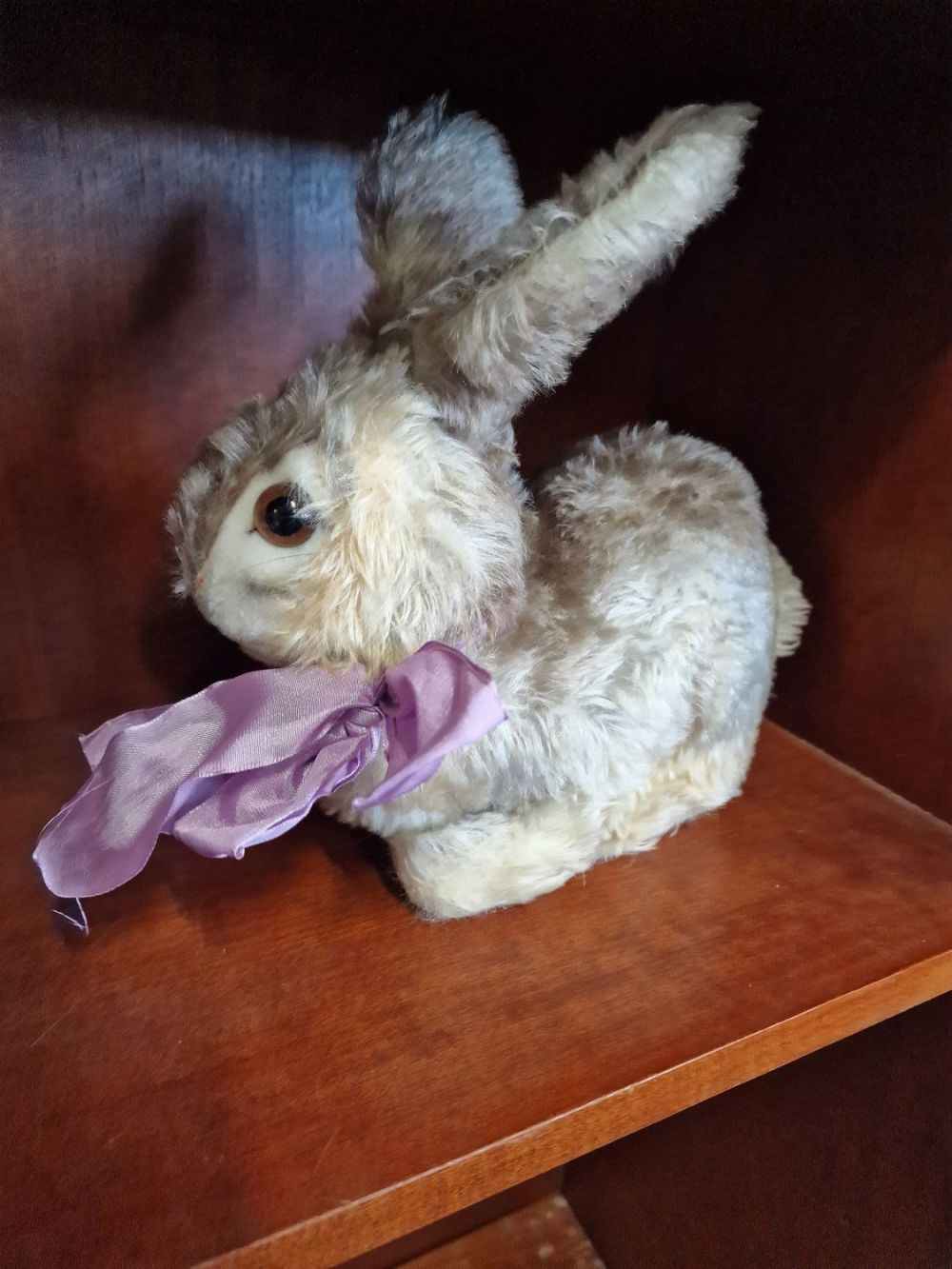 Lot 233: Vintage stieff bunny with movable head.