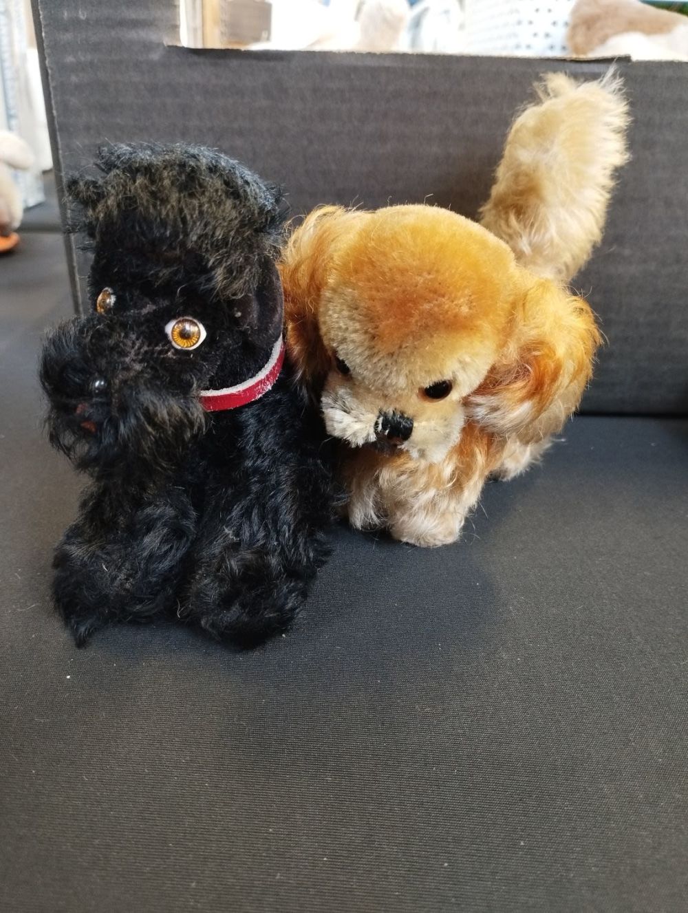 Lot 241: Pair of Vintage Collectable Steiff Dogs inc Black...