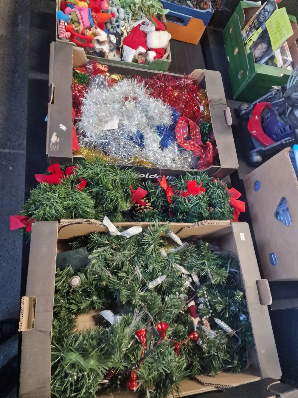 Lot 274: Bundle of Christmas decorations includes tree ornaments, tinsel...
