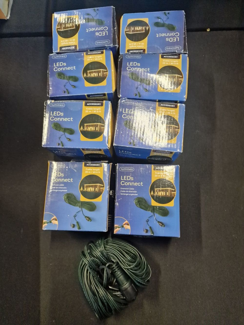 Lot 333: Lumineo LED connection cables - new