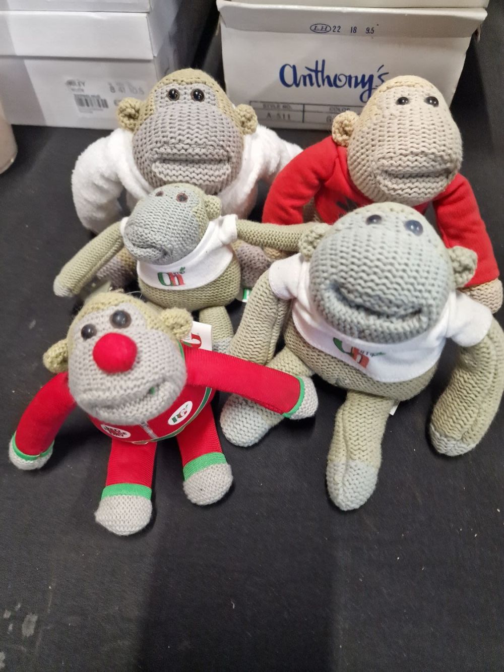 Lot 414: Collection of 5 PG tips Monkey.