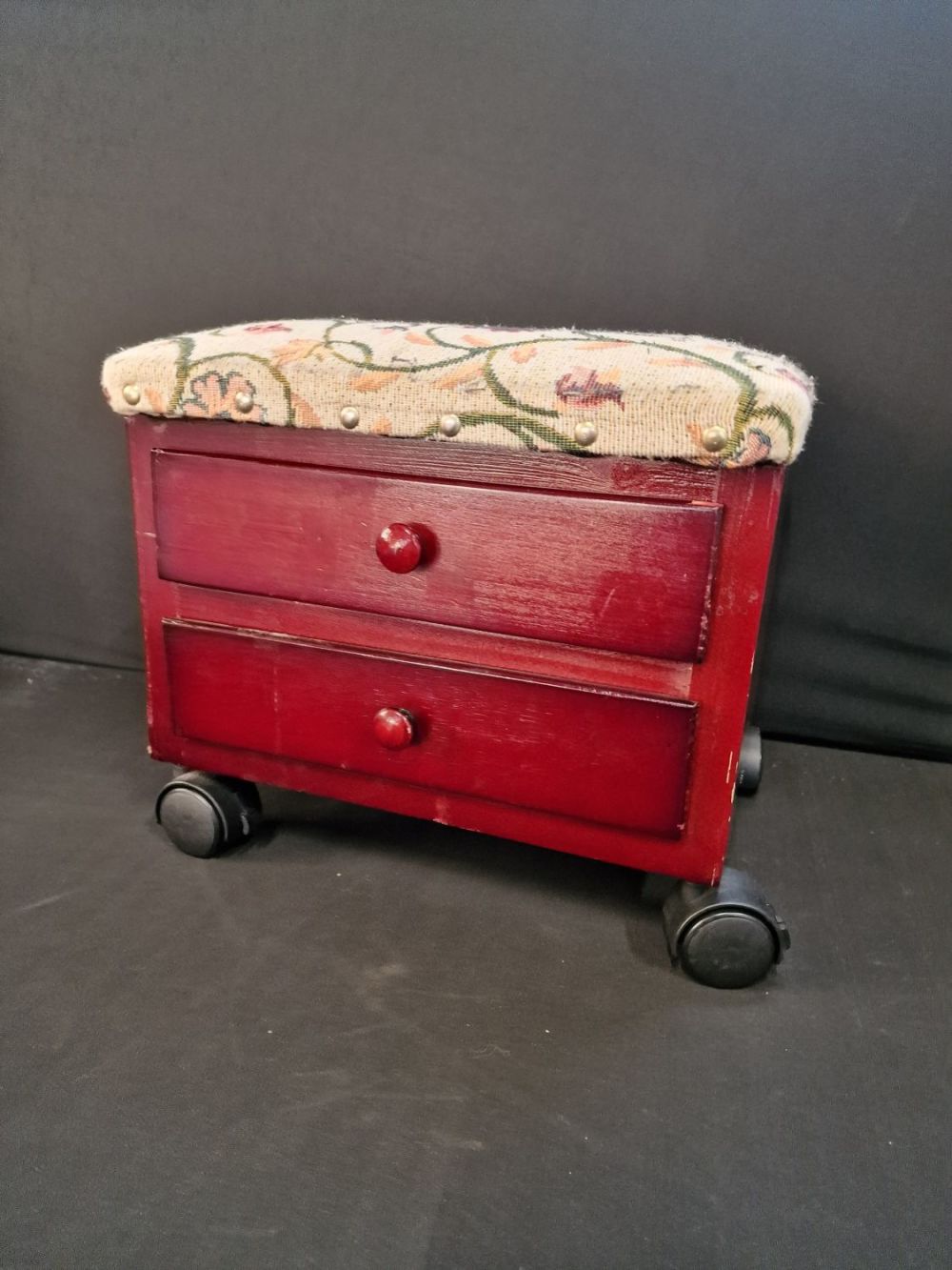 Lot 4: A vintage small foot stool with 2 drawers